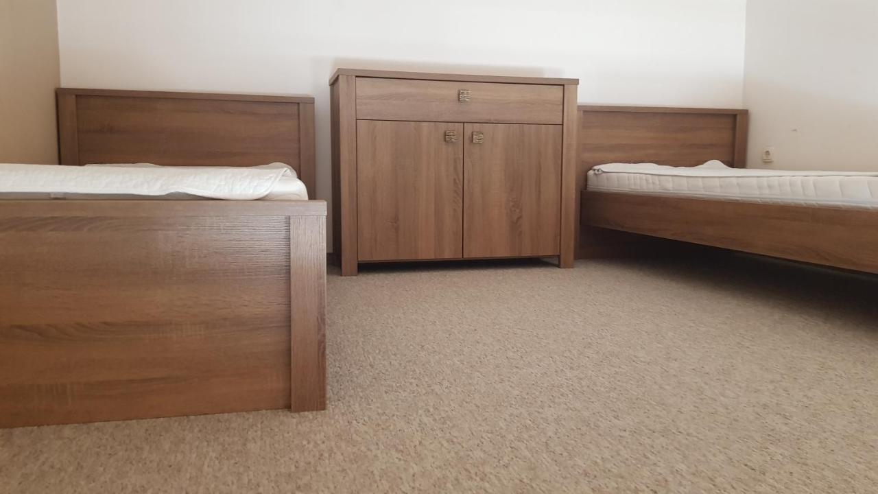 Végvár Delux apartman Gyula Exterior foto