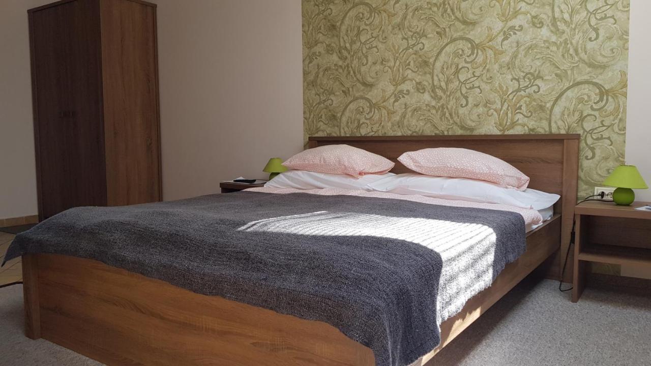 Végvár Delux apartman Gyula Exterior foto